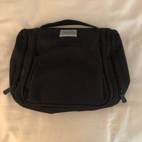 NWOT Hanging Toiletry Bag in Black Nylon - Picture 2 of 8